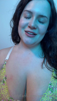Little Clover OnlyFans clips | Download from Files Monster