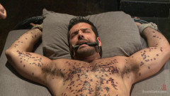 Mr Wilde binds and fucks a muscled body builder with an uncut cock | Download from Files Monster