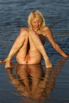 Mila I Dehors | Download from Files Monster