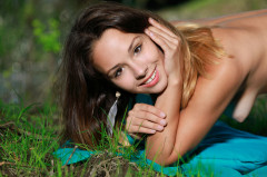 Emmy Presenting | Download from Files Monster