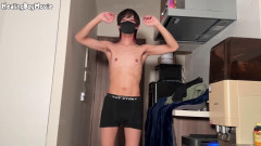 腹筋バキバキのビジュ系が学校終わりに男にフェラ抜きされて思い切り射精 | Download from Files Monster