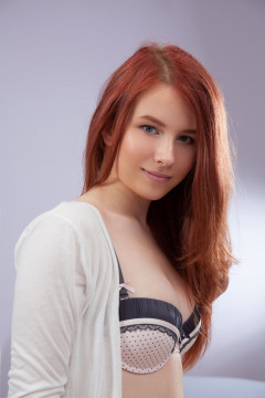 Paige Presenting | Download from Files Monster