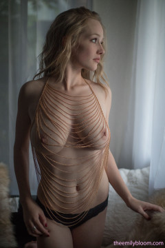 Gold Chains - Liana Smith-Gioe | Download from Files Monster