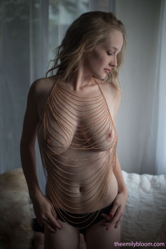 Gold Chains - Liana Smith-Gioe | Download from Files Monster