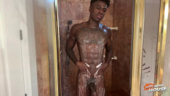 Quentin Parker showering with that meat | Download from Files Monster