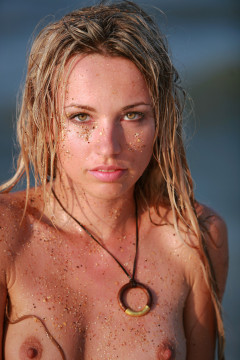 Natalia B - Wave - by Vadim Rigin