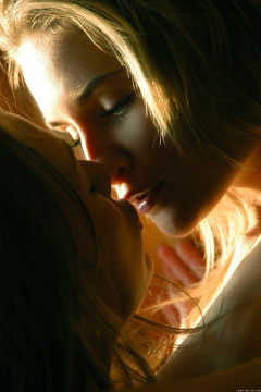 Vika AC & Katya D - Bacio