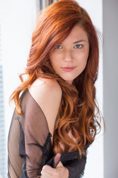 Mia Sollis Navee