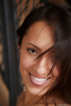 Mishel Dark Presenting Mishel Dark