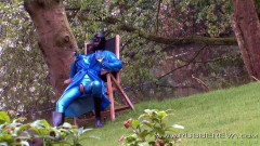 Rubbery Woodland Walkies & Wine!! Full