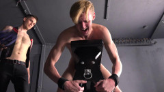 Leo Edwards - Captive Blonde - Chapter 4