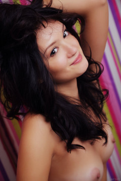 MetArt Ivona Su - Presenting