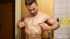 TheBestFlex Jonny Lepo - Spectacular 2023 Ripped Pecs and Flexing