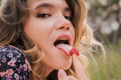 Carrie - Raspberry 1