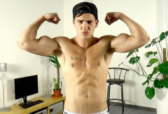 EastB - Martin Gajda - Flexing - Muscle Worship