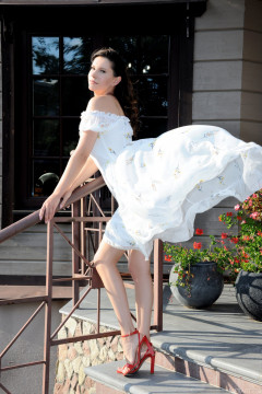 Suzanna A - Alfresco Show