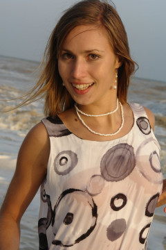 Alizeya A - Smiling - by Michael Maker | Download from Files Monster