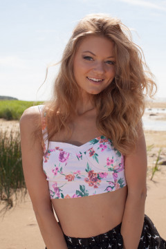 Patritcy A - Rosada | Download from Files Monster