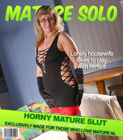 Rosi (46) - Mature slut | Download from Files Monster