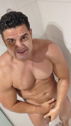 Yuri Gaucho - Bath and Cumshot | Download from Files Monster